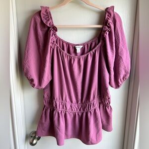 Nine West on or off shoulder blouse 🌸